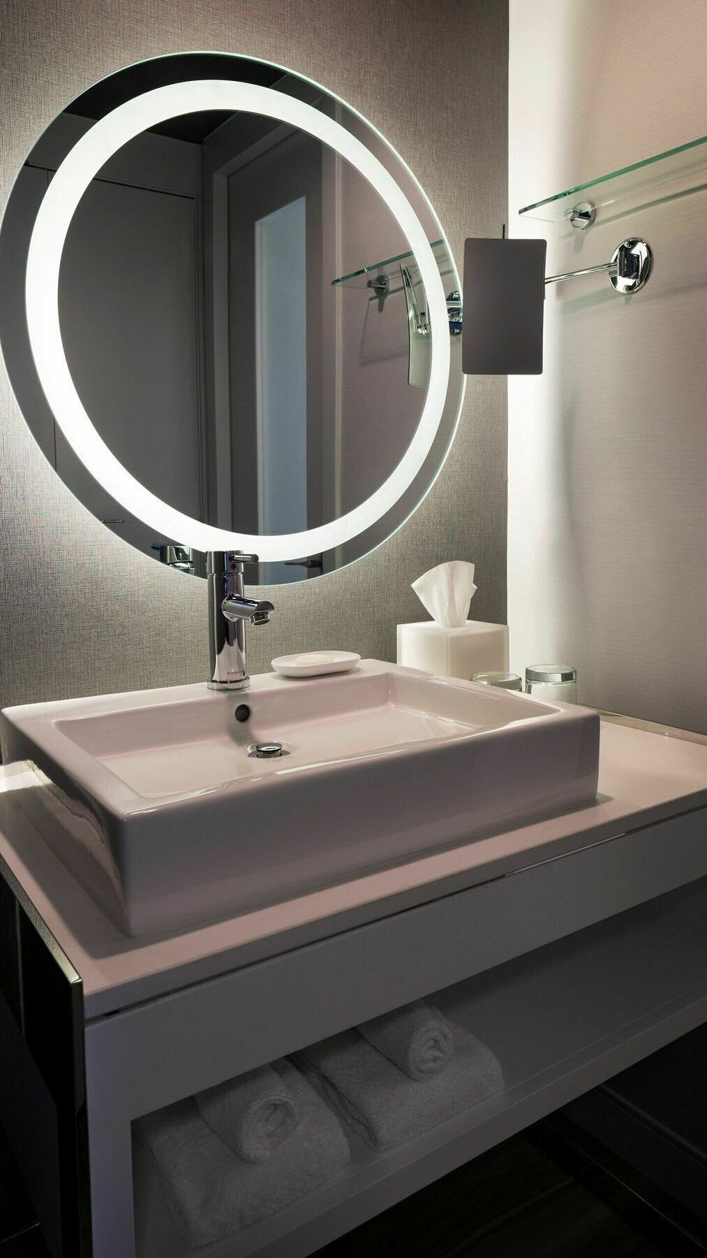 Le Meridien Chicago - Oakbrook Center Oak Brook Room photo